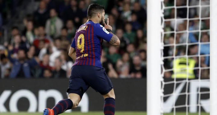 Una foto de Luis Suárez celebrando uno de sus goles ante el Betis / FCB