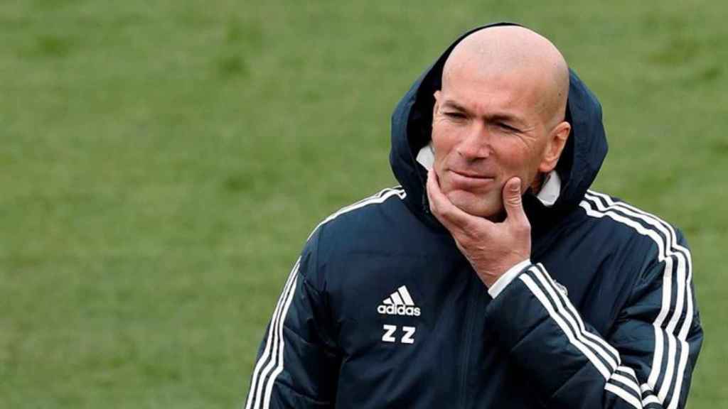 Zidane en un entrenamiento del Real Madrid / EFE