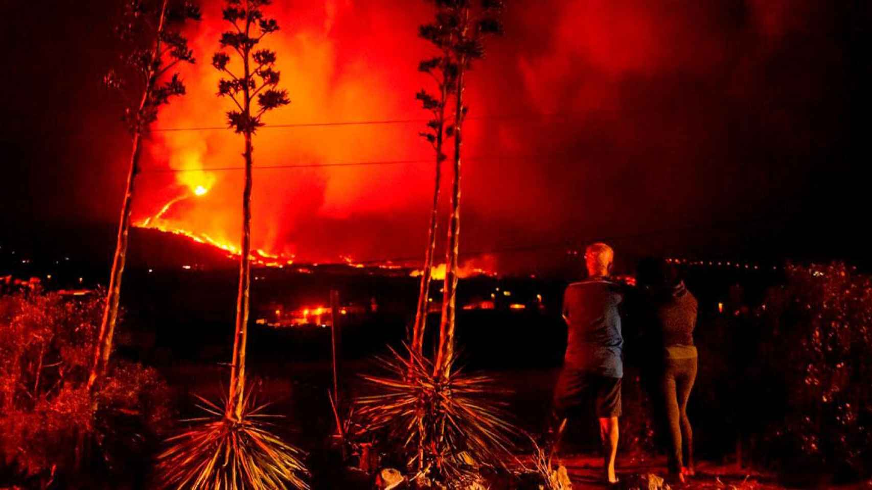 El volcán de Cumbre Vieja en erupción, en la isla de La Palma / MIGUEL CALERO - EFE