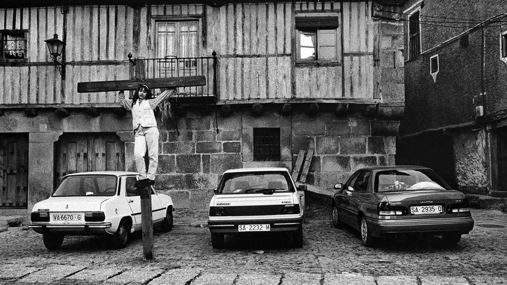 Fotografía de La Alberca (Salamanca) de la exposición 'El Santo Christo Ibérico' de PhotoEspaña / KOLDO CHAMORRO