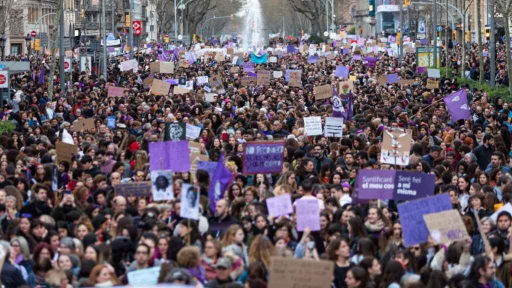 La manifestación del 8M en Barcelona llena la Gran Vía / EP