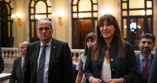El expresidente de la Generalitat, Quim Torra, junto a Laura Borràs / LUIS MIGUEL AÑÓN (CG)