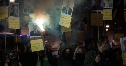 Protesta de los CDR en la plaza Sant Jaume de Barcelona por el tercer aniversario del 1-O / EUROPA PRESS