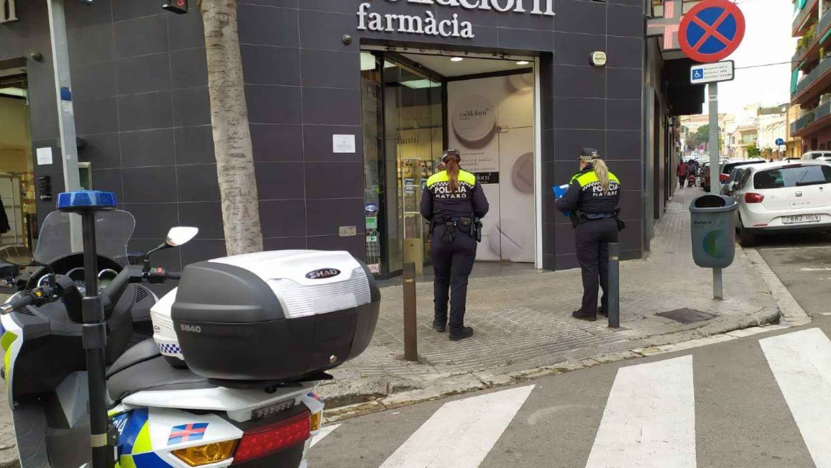 La Policía Local intensifica la vigilancia en las farmacias de la capital del Maresme / AYUNTAMIENTO