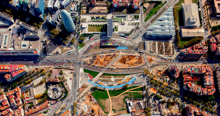 Vista panorámica de la plaza de les Glòries, en obras / CG