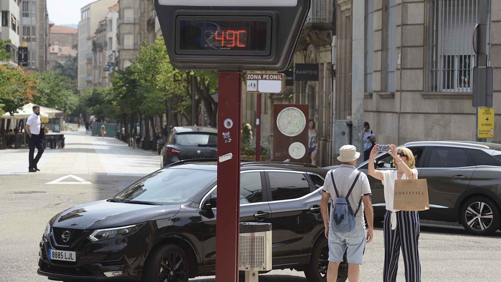 Un termómetro marca 49ºC en plena ola de calor EP