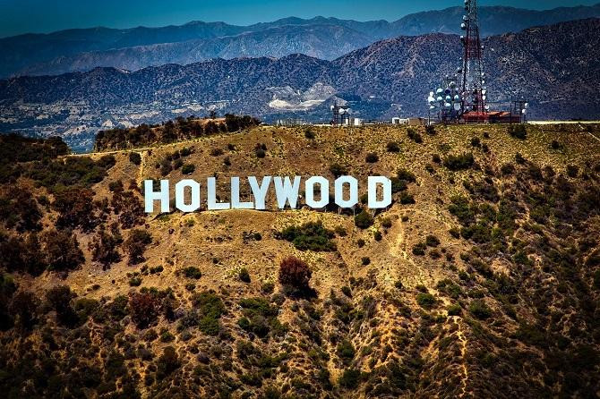 Cartel de Hollywood, donde se han hecho algunas de las mejores películas de viajes / David Mark EN PIXABAY