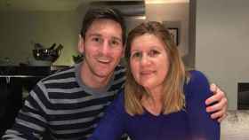 Leo Messi, en una imagen junto a su madre | REDES