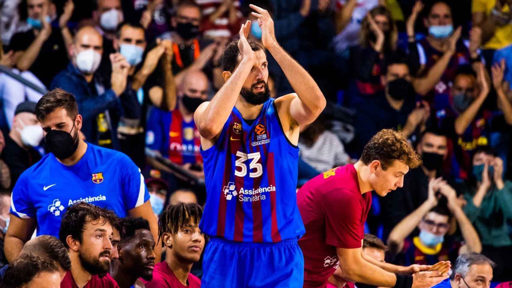 Nikola Mirotic se vuelve a exhibir en el Palau / FCB