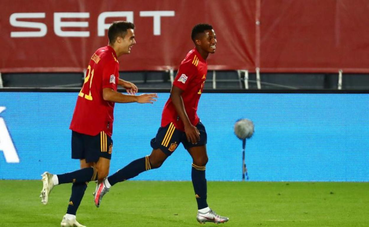 Ansu Fati, celebrando su primer gol con España | EFE