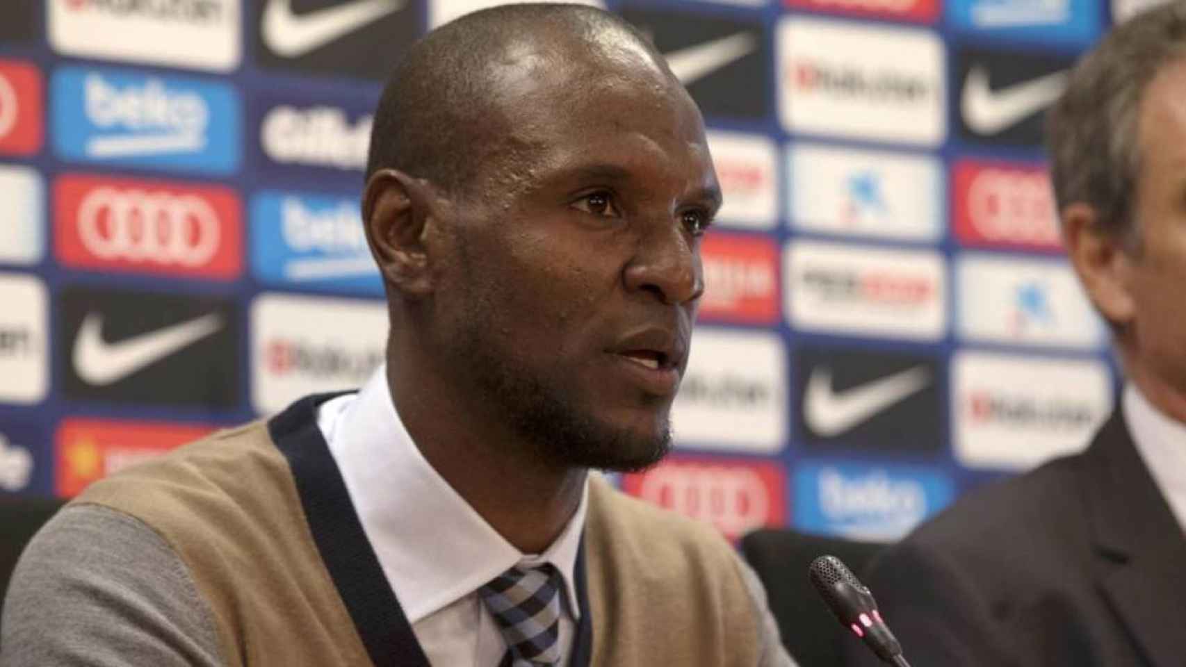 Eric Abidal en una rueda de prensa con el FC Barcelona / EFE