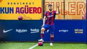 El ‘Kun’ Agüero durante su presentación con el Barça  / EFE