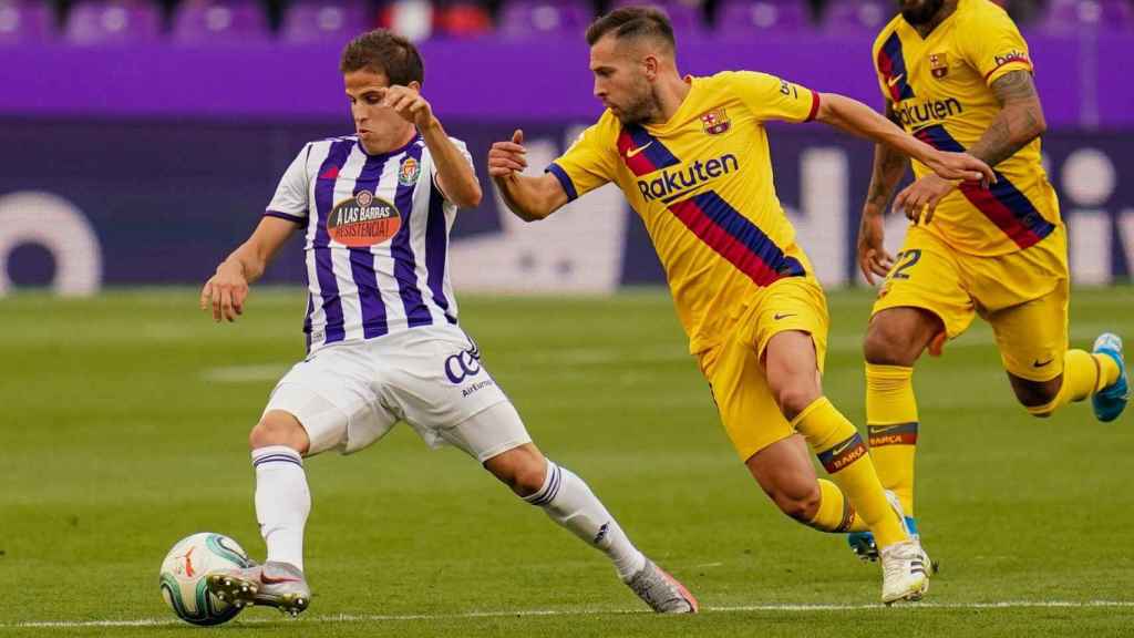 Jordi Alba, en una acción ante el Valladolid | EFE