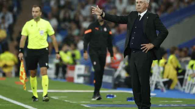 Carlo Ancelotti, durante el partido contra el Shakhtar Donetsk en el Bernabéu / EFE