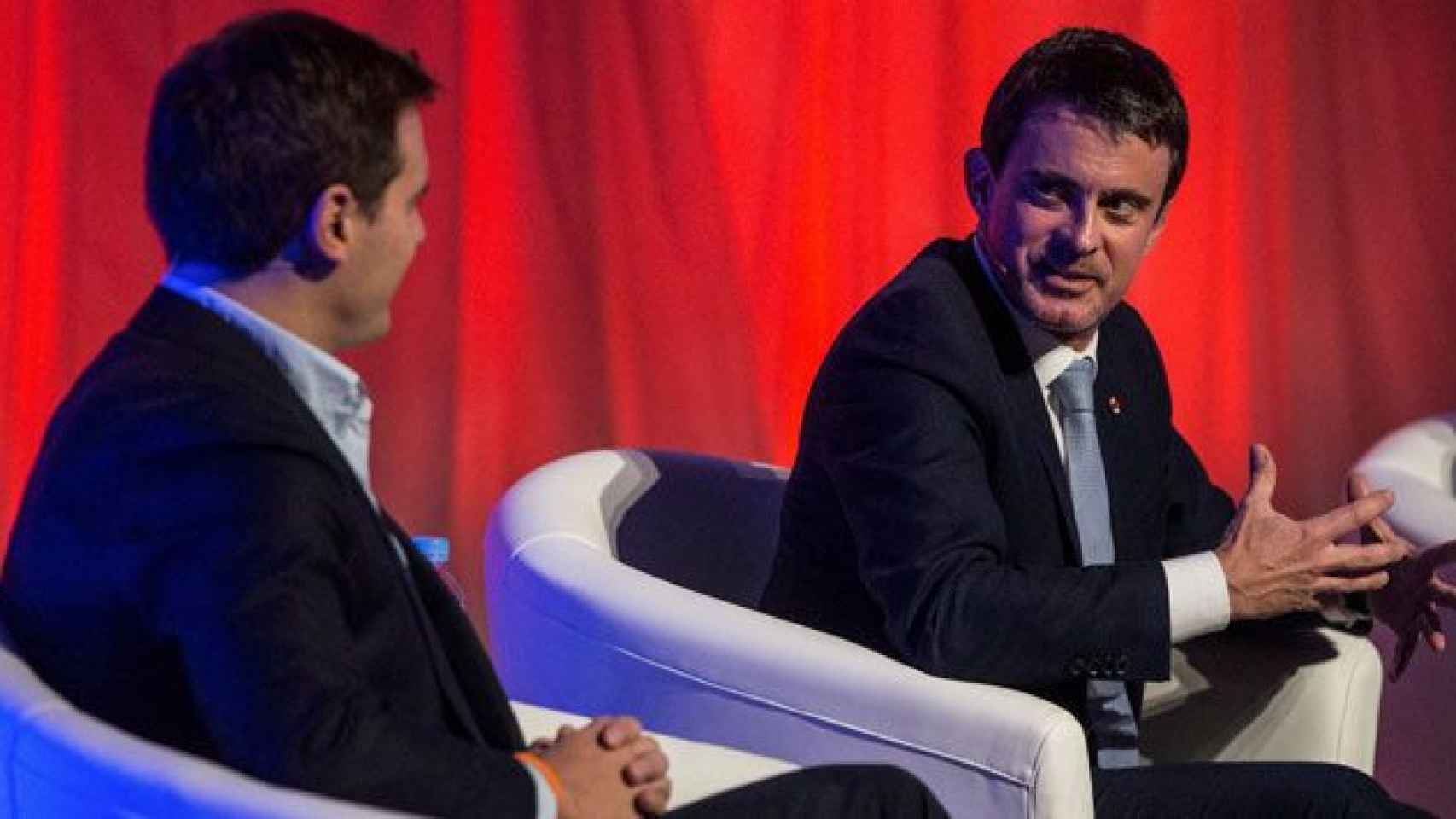 Manuel Valls, junto a Albert Rivera en un acto de campaña de Ciudadanos en Barcelona / EFE