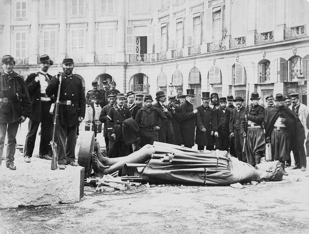 Destrucción de la Columna Vedome durante la Comuna de París / ANDRÉ ADOLPHE EUGÈNE DISDÉRI