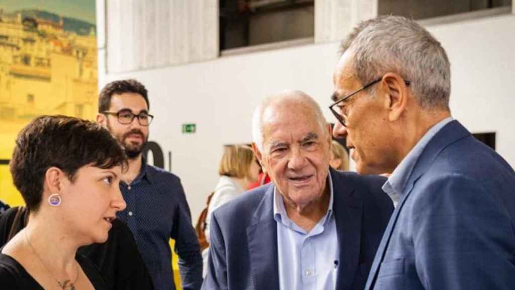 Silvia Casola, Ernest Maragall y Jaume Graells, candidato de ERC a la alcaldía de L'Hospitalet (de izquierda a derecha) /  ERC