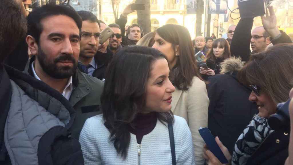 Inés Arrimadas llega a votar