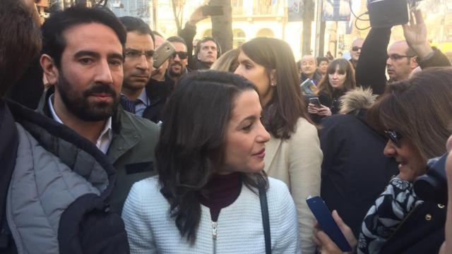 Inés Arrimadas llega a votar