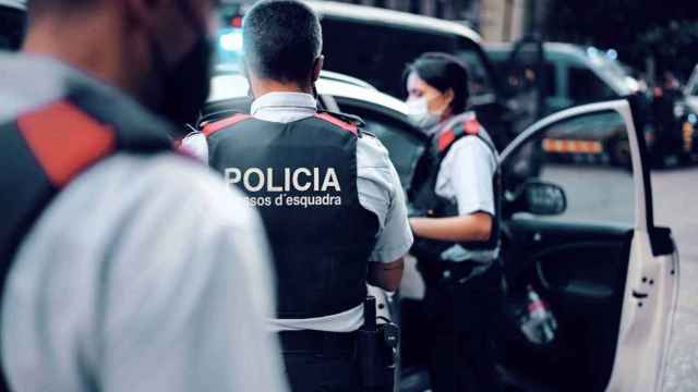 Patrulla de los Mossos d'Esquadra, como la que ha desmantelado un narcopiso en L'Hospitalet de Llobregat / EUROPA PRESS