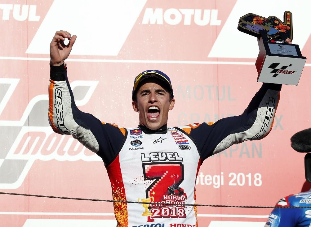 Marc Márquez celebra su séptimo título de campeón del mundo / EFE