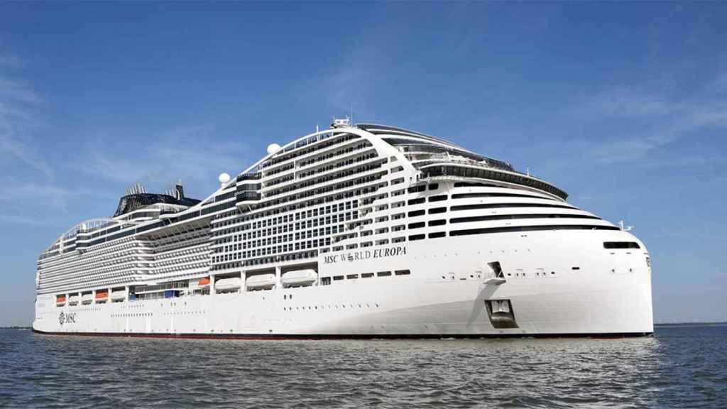 El megacrucero MSC World Europa, que ha llegado por primera vez a Barcelona / MSC