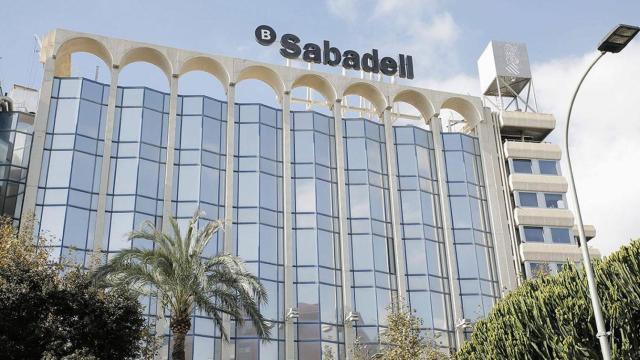 Una de las sedes del Banco Sabadell / EP