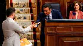 Gabriel Rufián (ERC) y Pedro Sánchez (PSOE) en el Congreso / EFE