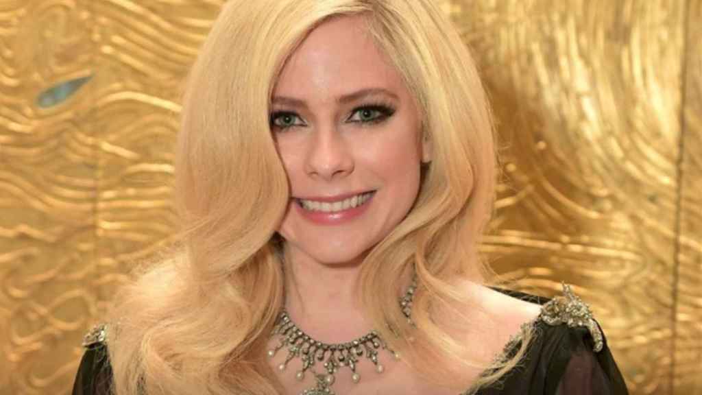 Avril Lavigne regresa a la música con más fuerza que nunca