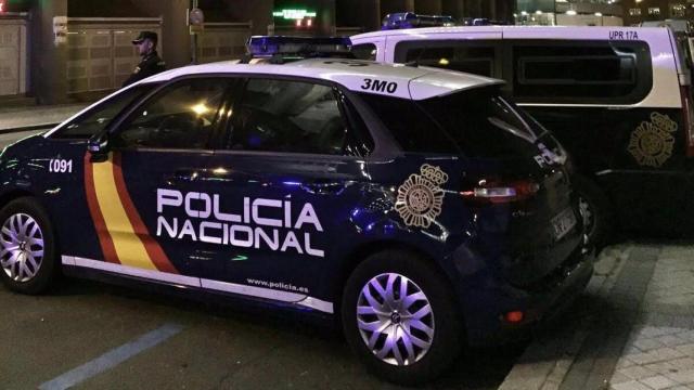 La policía investiga la caída de una mujer por un balcón / EP