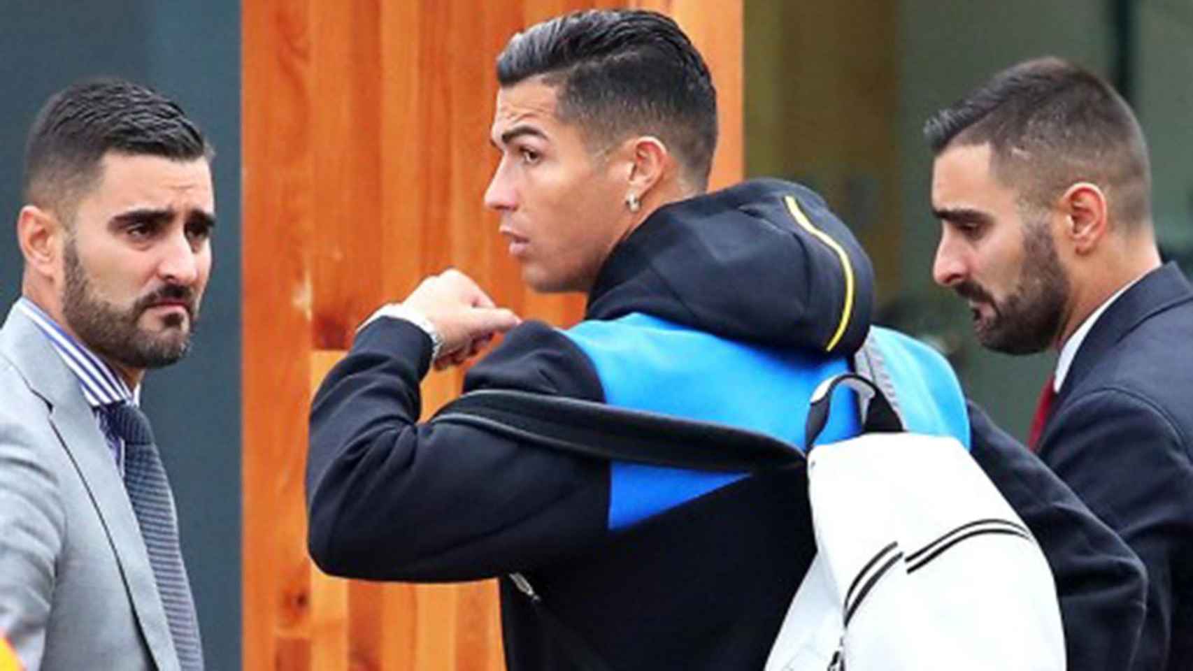 Cristiano Ronaldo con sus guardaespaldas : REDES