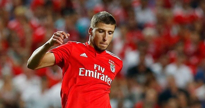 Rúben Dias jugando con el Benfica / EFE