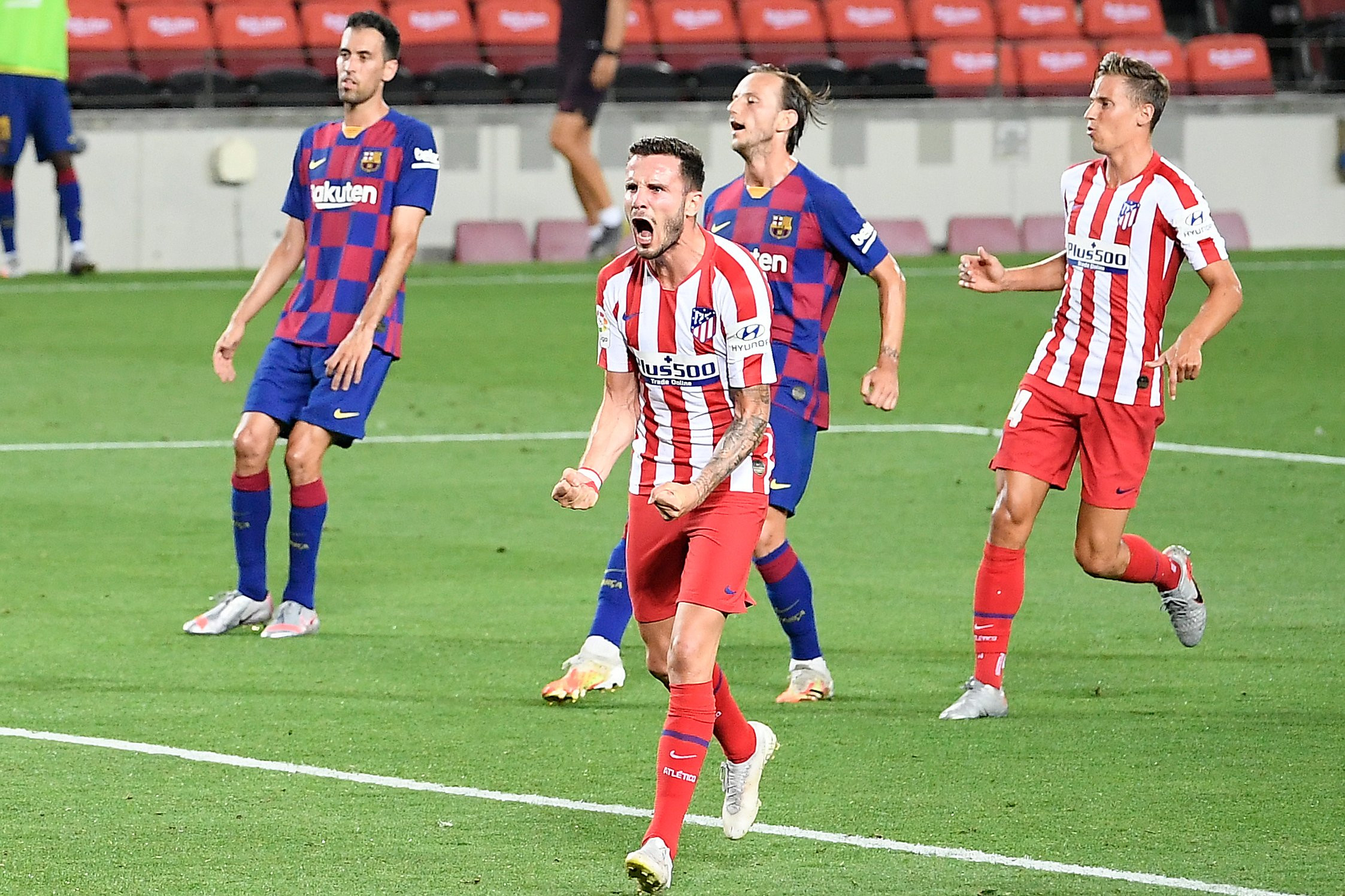 Saúl Ñíguez celebrando un gol en el Camp Nou / EFE