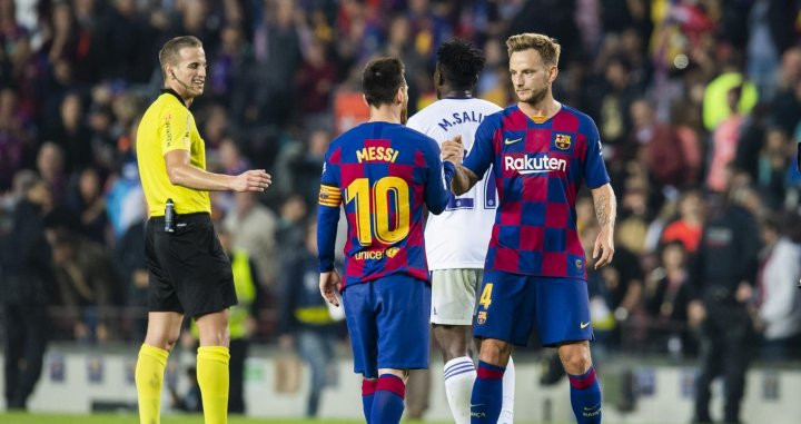 Messi agradeciéndole el pase a Ivan Rakitic / FC Barcelona