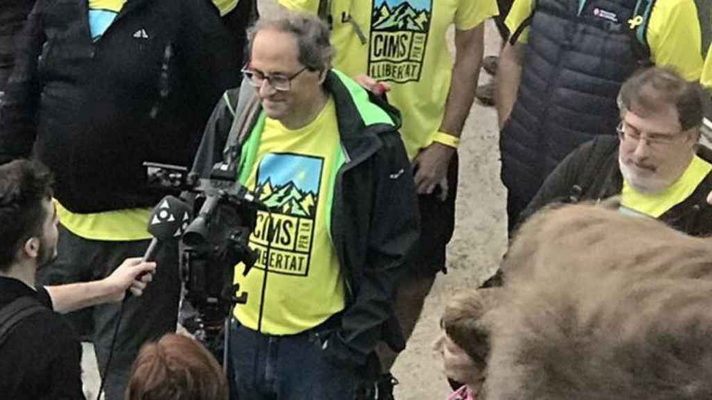 Quim Torra participa en un ascenso simultáneo en 18 montañas para reclamar la libertad de los independentistas presos / TWITTER