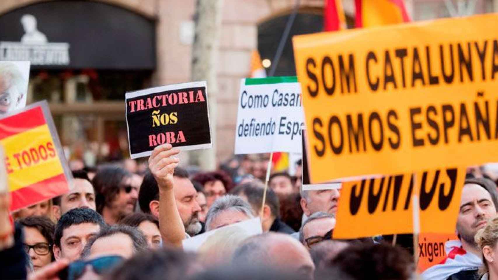 Tres detenidos por agredir a 'tabarneses' tras una manifestación