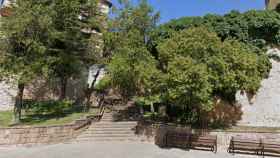 Escalera que conecta la plaza del Camp con el Centro Sanitario del Solsonés, en el municipio de Solsona / GOOGLE STREET VIEW