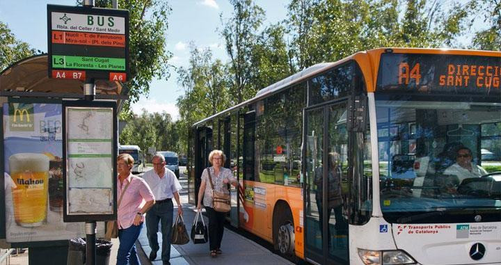 Un autobús de movilidad interurbana de Barcelona / AJ. SANT CUGAT