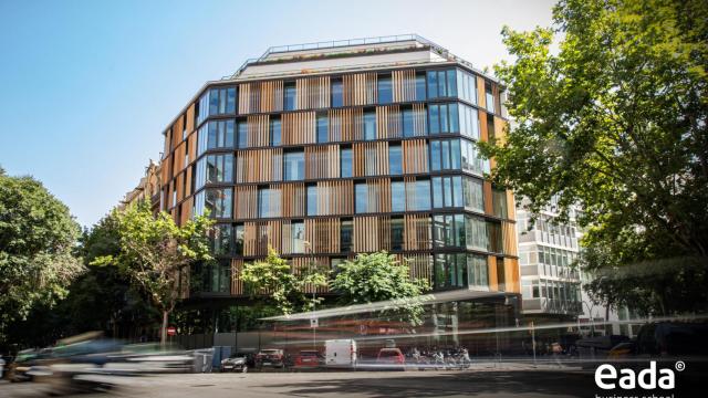 Campus 2 de EADA Business School en la calle Provença de Barcelona / EADA