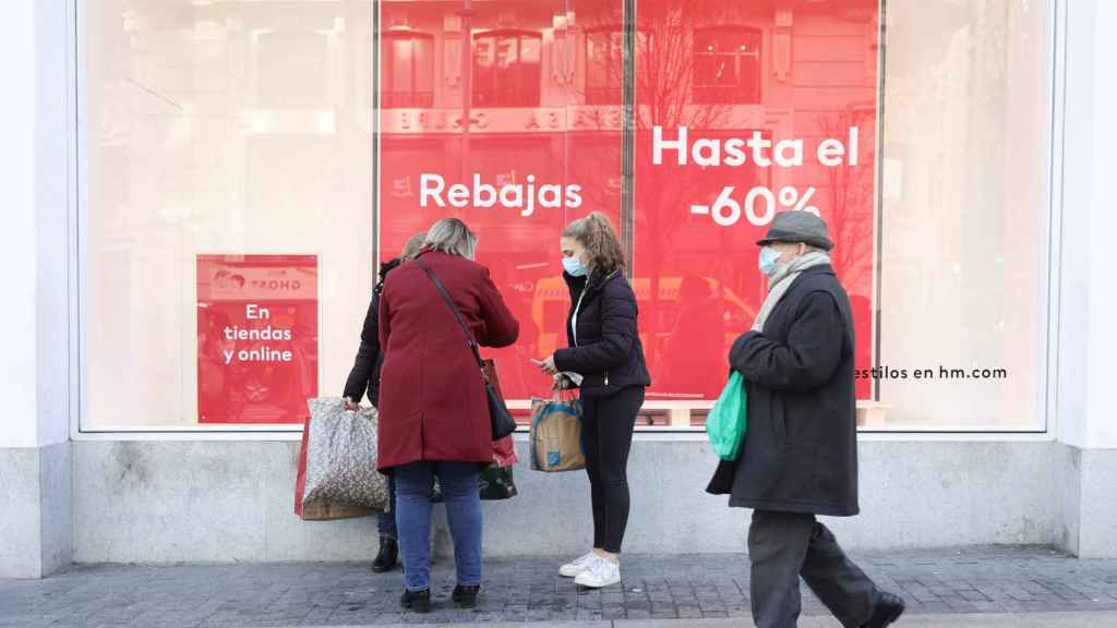 El freno del consumo de los hogares ha contribuido al estancamiento de la economía / EP