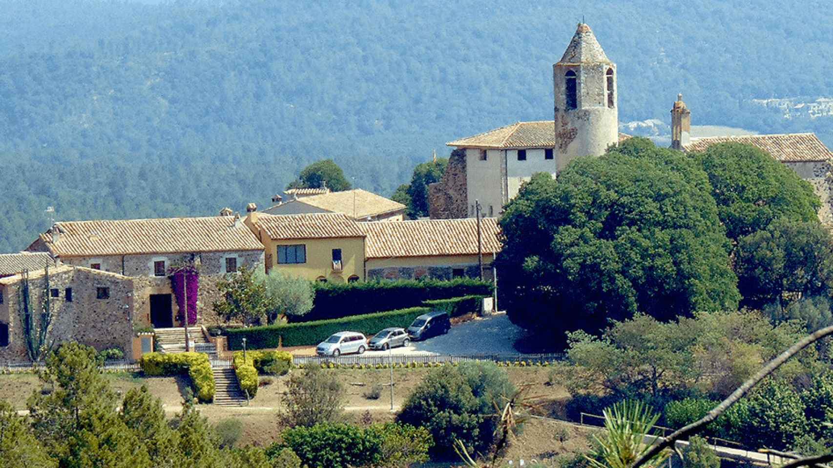 Vistas de Brunyola i Sant Martí Sapresa