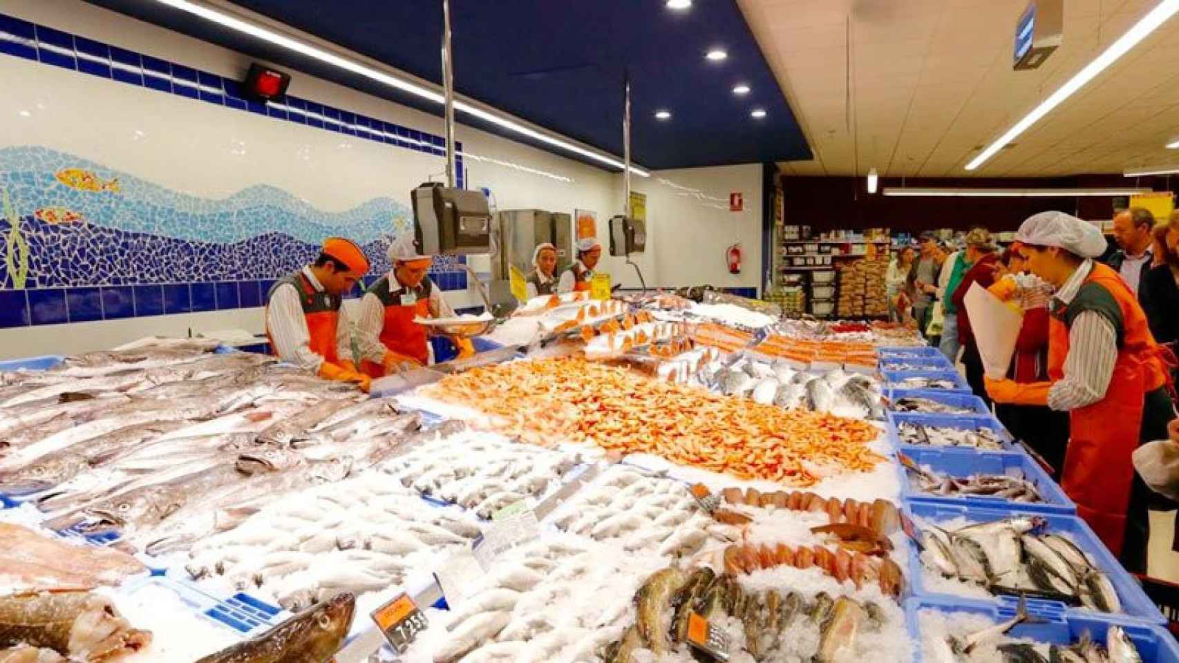 Aspecto de una sección de pescadería de una tienda Mercadona.