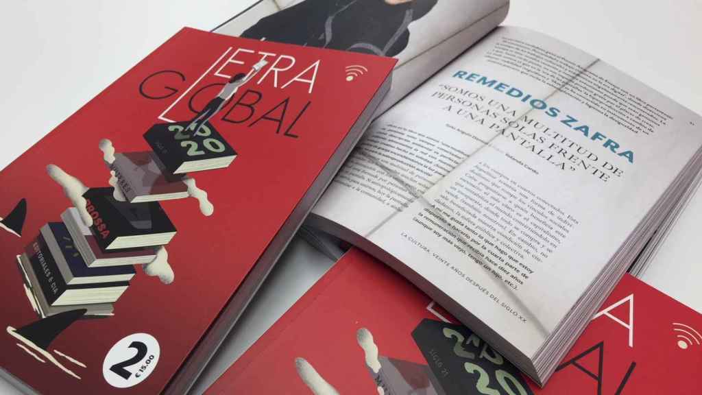 La portada y un detalle de una de las entrevistas recogidas en 'Letra Global', la revista de cultura de 'Crónica Global' / CG