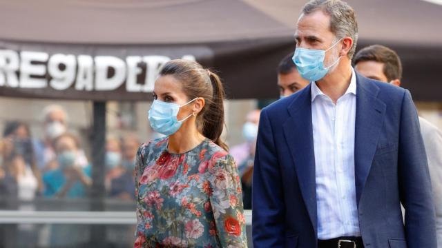 Felipe y Letizia Ortiz muestran su apoyo al sector audiovisual acudiendo al cine / AGENCIAS