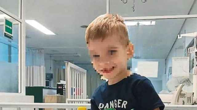Óliver, niño de dos años y medio operado por un tumor cerebral