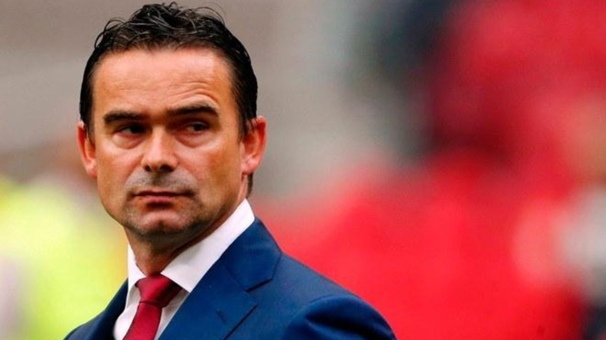 Marc Overmars, en su etapa de director deportivo del Ajax / REDES