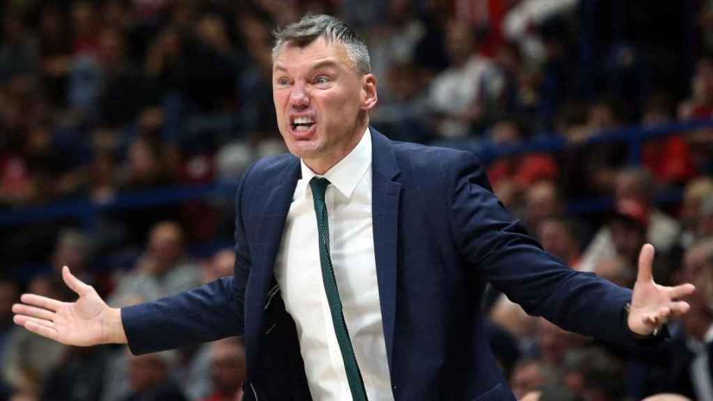 El cabreo de Sarunas Jasikevicius, durante un partido del Barça / EFE