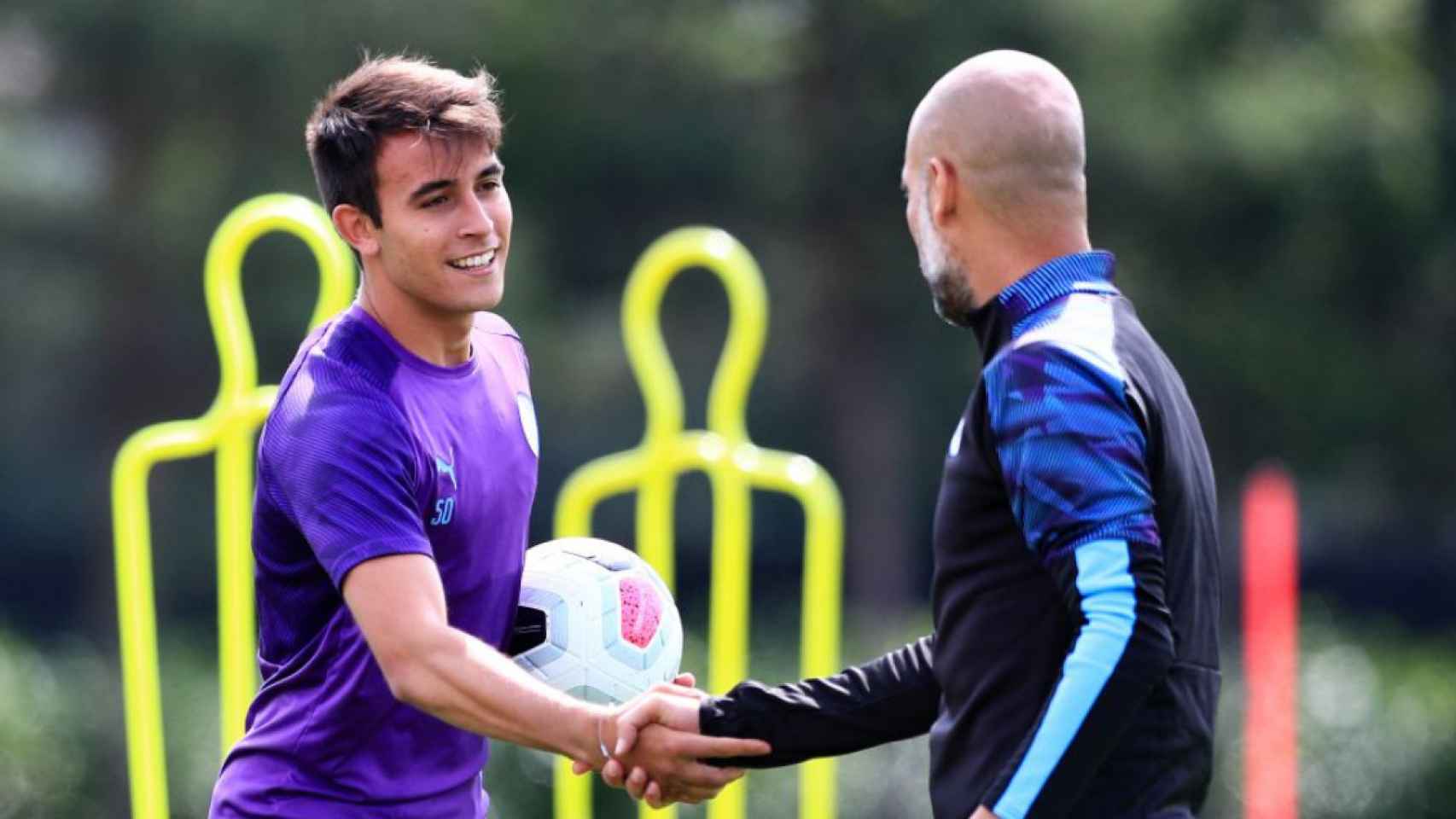 Éric García saludando a Guardiola / Manchester CIty