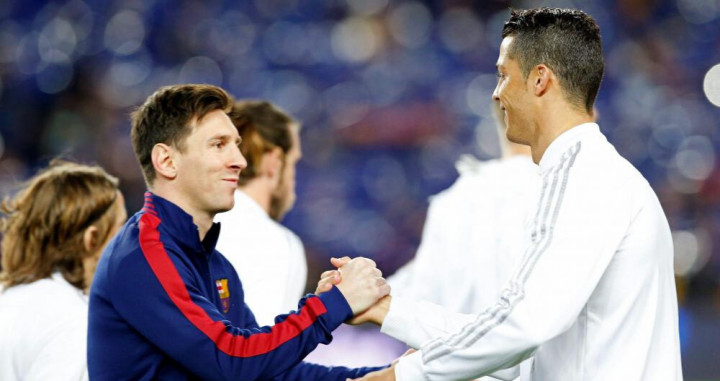 Fotografía de Leo Messi y Cristiano Ronaldo durante un enfrentamiento / EFE