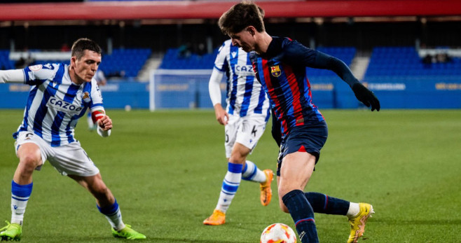 Estanis Pedrola intenta una jugada individual contra la Real Sociedad / FCB